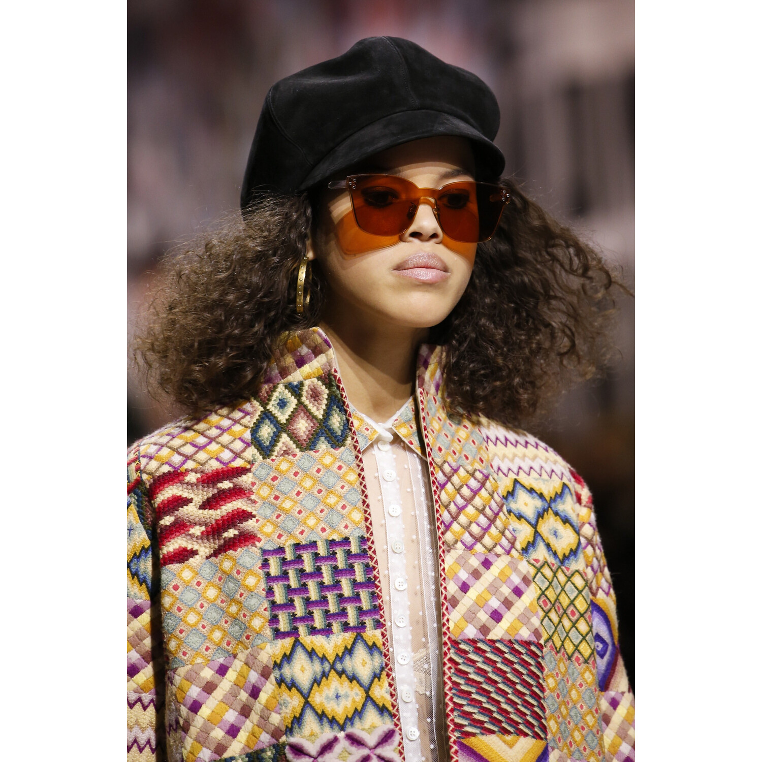 Фото Details Christian Dior , Details Dior Fall 2018 Ready-to-Wear , Детали показа Кристиан Диор , Детали показа Диор осень зима 2018 , Fashion show , неделя моды в Париже , PFW , Мария Грация Кьюри , Mainstyles